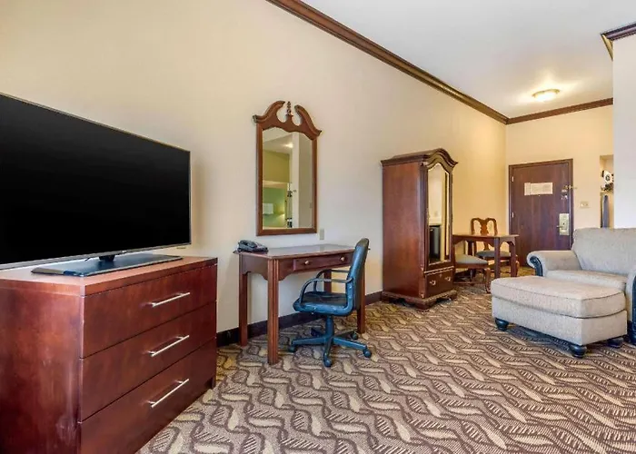 Quality Inn & Suites Zanesville City Center